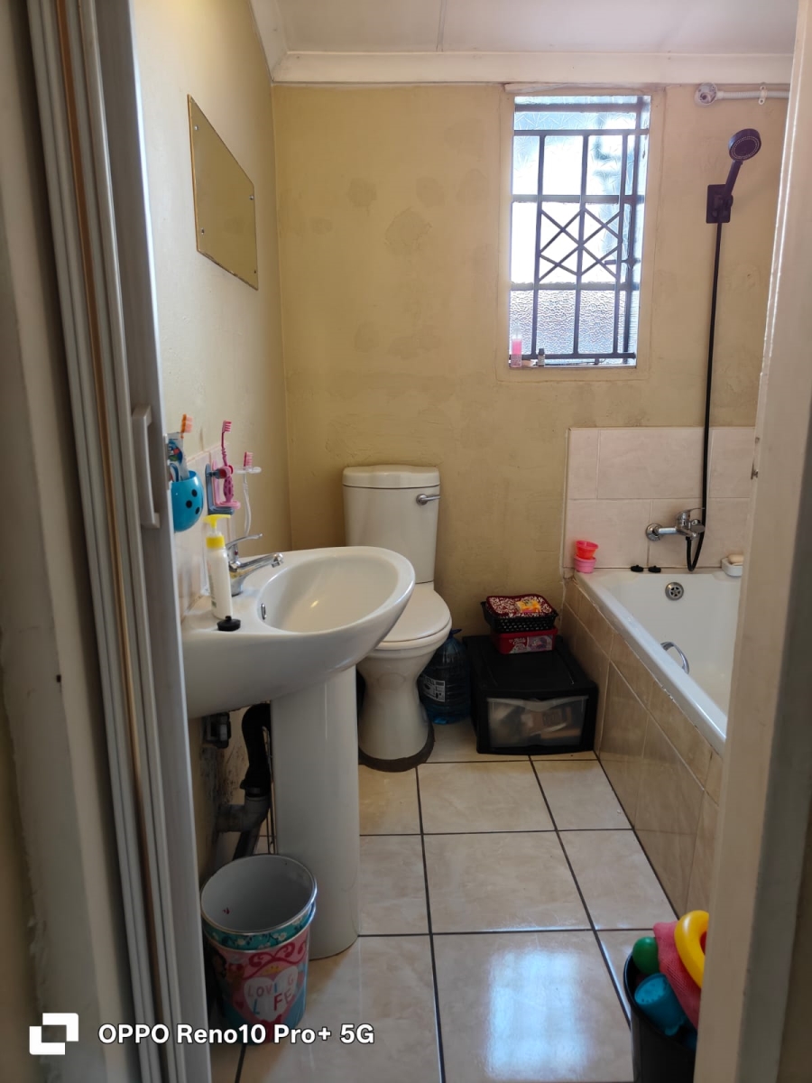 2 Bedroom Property for Sale in Promosa North West